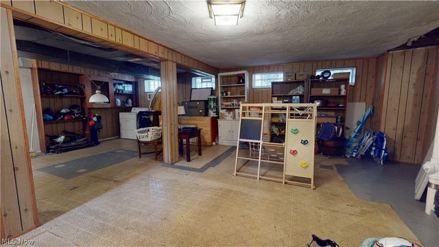 8423 Greenlawn Avenue, Parma, OH 44129