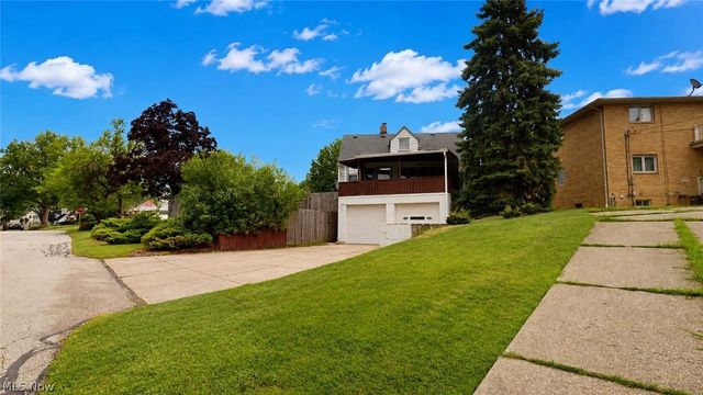 8423 Greenlawn Avenue, Parma, OH 44129