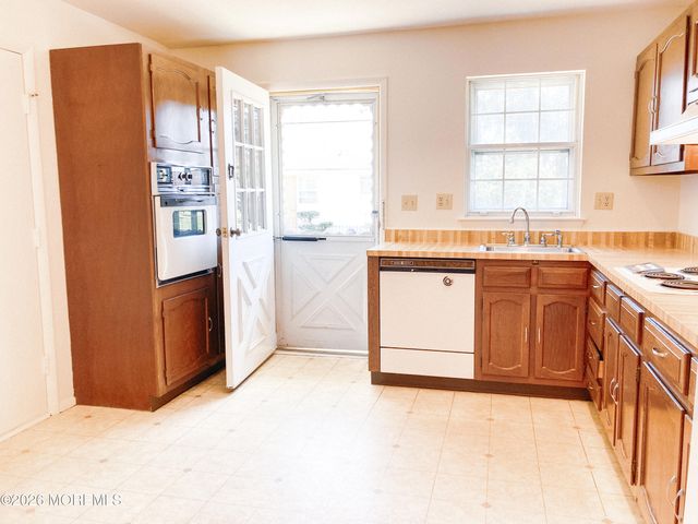 27D Cambridge Circle, Manchester, NJ 08759