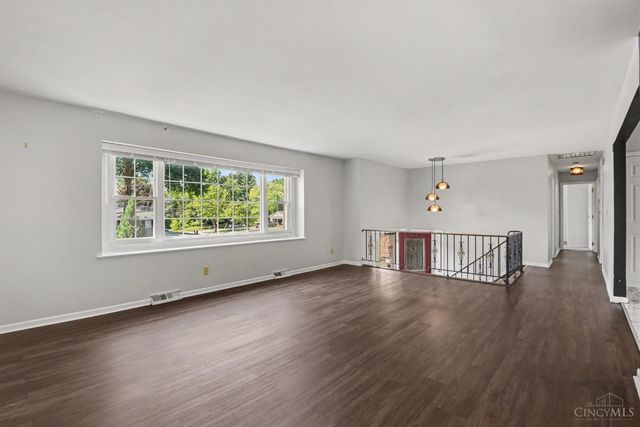 496 Sunaire Terrace, Delhi Twp, OH 45238