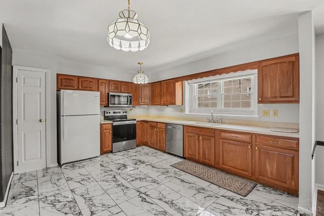 496 Sunaire Terrace, Delhi Twp, OH 45238