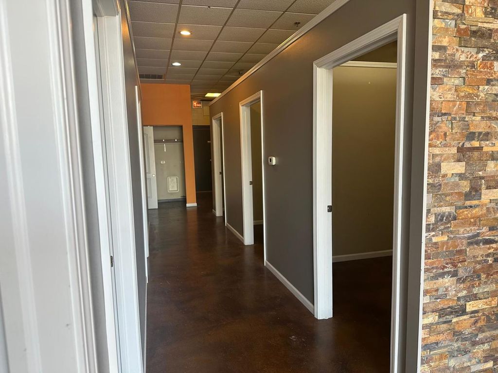 6006 S CASS Avenue A, Westmont, IL 60559