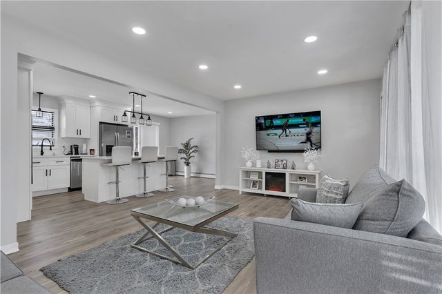 30 S Bennett Drive, Johnston, RI 02919