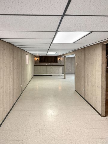 11142 S Sawyer Avenue, Chicago, IL 60655