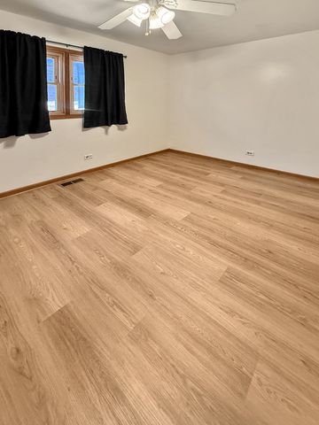 11142 S Sawyer Avenue, Chicago, IL 60655