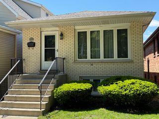 11142 S Sawyer Avenue, Chicago, IL 60655