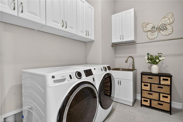 14748 Windward LN, Naples, FL 34114