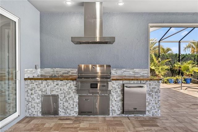 14748 Windward LN, Naples, FL 34114