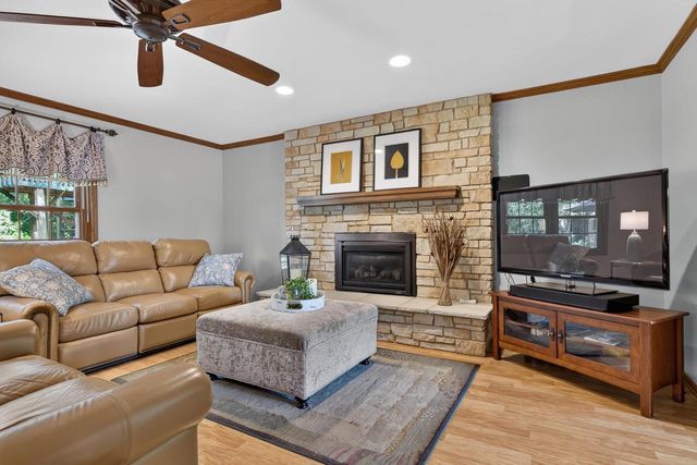4134 S Victoria COURT, New Berlin, WI 53151