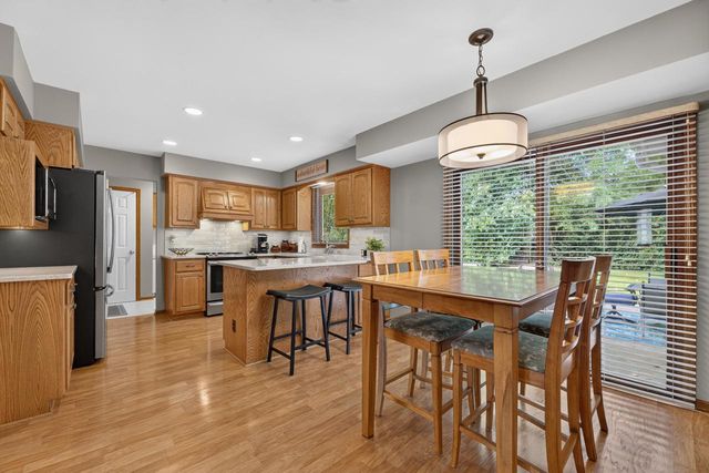 4134 S Victoria COURT, New Berlin, WI 53151