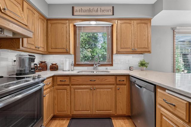 4134 S Victoria COURT, New Berlin, WI 53151