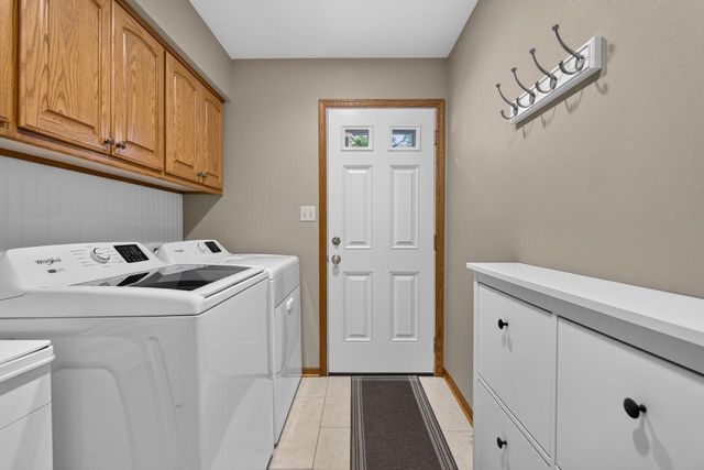 4134 S Victoria COURT, New Berlin, WI 53151
