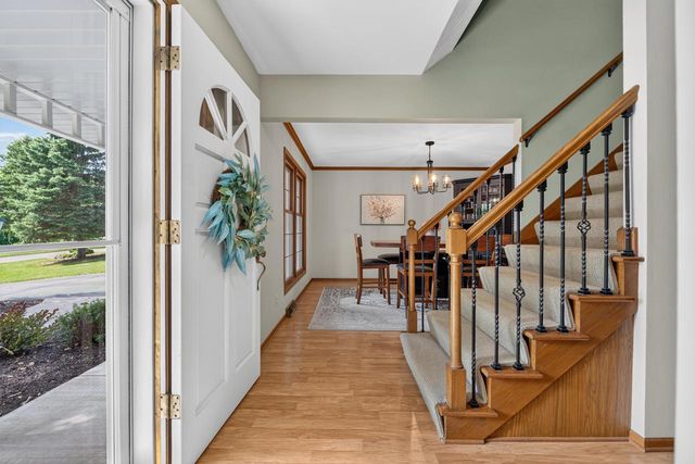 4134 S Victoria COURT, New Berlin, WI 53151