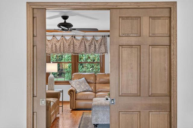 4134 S Victoria COURT, New Berlin, WI 53151