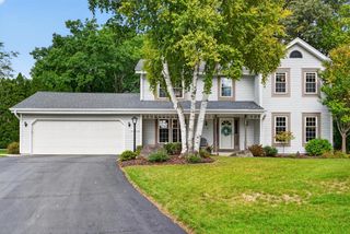 4134 S Victoria COURT, New Berlin, WI 53151
