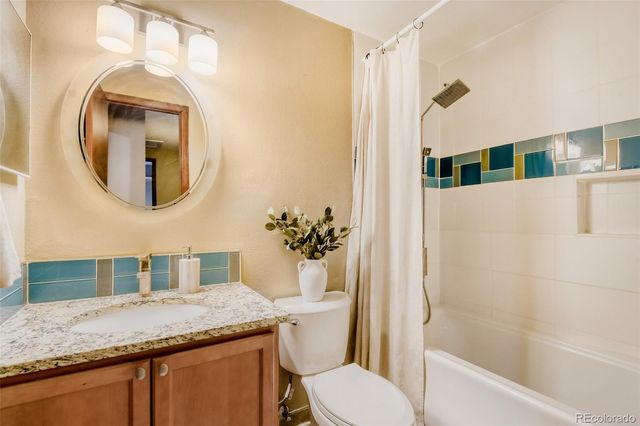 5753 S Lansing Court, Englewood, CO 80111