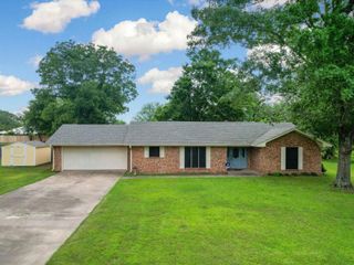 300 Joyner St, Omaha, TX 75571