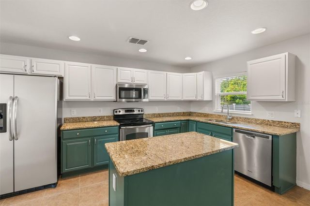 611 DEL PILAR DRIVE, Groveland, FL 34736