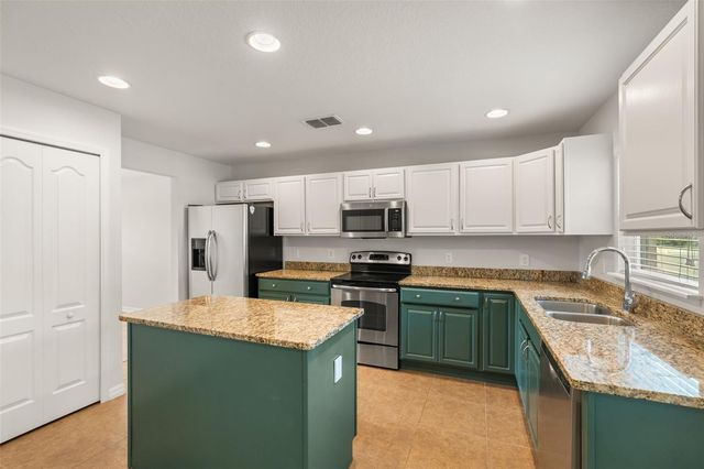 611 DEL PILAR DRIVE, Groveland, FL 34736