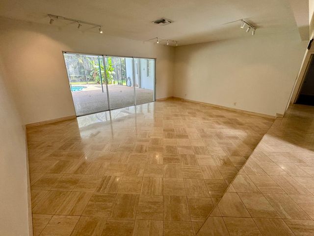 7441 SW 19th Street, Plantation, FL 33317