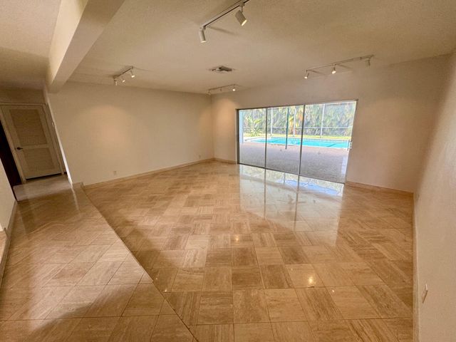 7441 SW 19th Street, Plantation, FL 33317