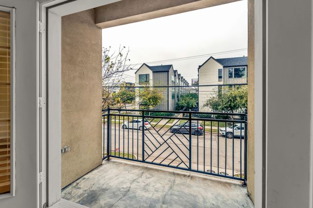 2203 N Carroll Avenue 2, Dallas, TX 75204