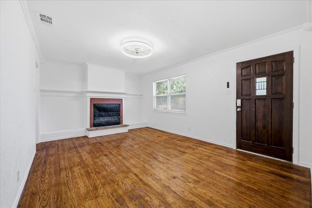 1304 Cardinal Street, Arlington, TX 76010