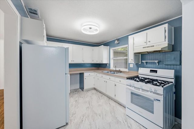 1304 Cardinal Street, Arlington, TX 76010