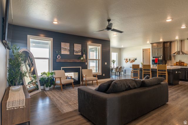 1369 E HAVITURE WAY, Eagle Mountain, UT 84005