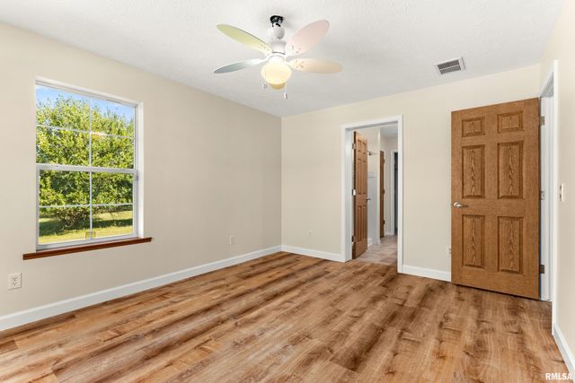 113 S COLUMBUS Street, North Pekin, IL 61554