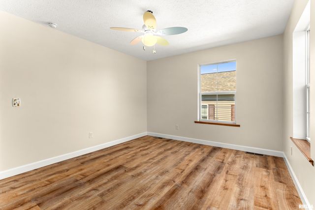 113 S COLUMBUS Street, North Pekin, IL 61554