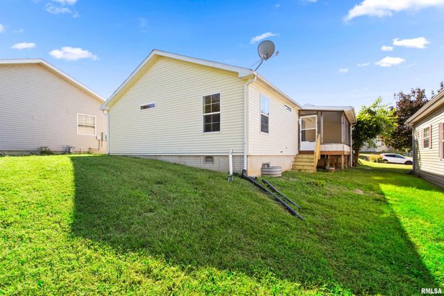 113 S COLUMBUS Street, North Pekin, IL 61554