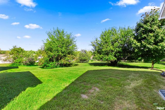 113 S COLUMBUS Street, North Pekin, IL 61554