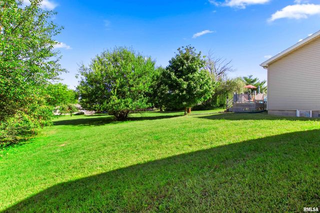 113 S COLUMBUS Street, North Pekin, IL 61554
