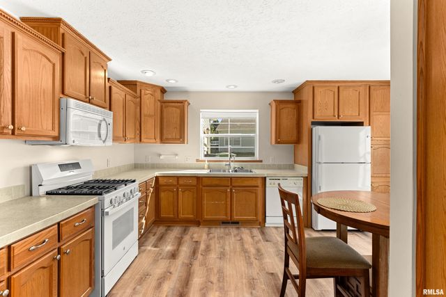 113 S COLUMBUS Street, North Pekin, IL 61554
