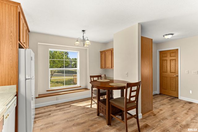 113 S COLUMBUS Street, North Pekin, IL 61554