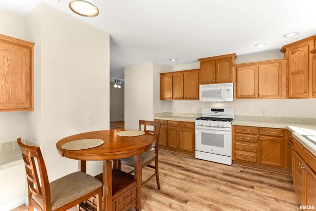 113 S COLUMBUS Street, North Pekin, IL 61554