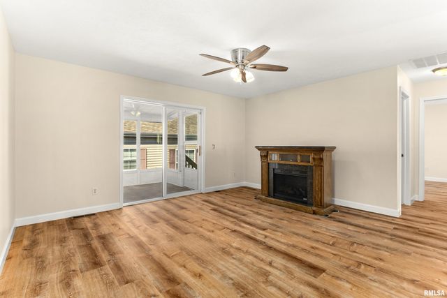 113 S COLUMBUS Street, North Pekin, IL 61554