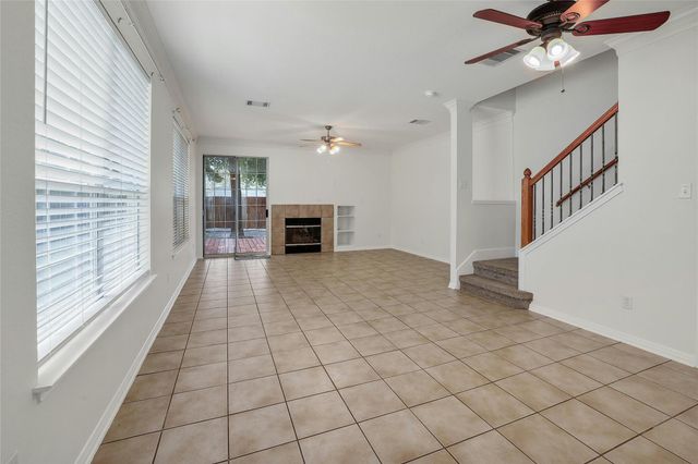 8518 Cahill DR 9, Austin, TX 78729