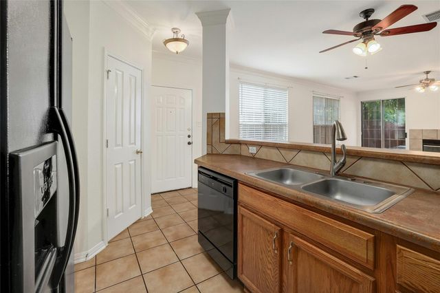 8518 Cahill DR 9, Austin, TX 78729