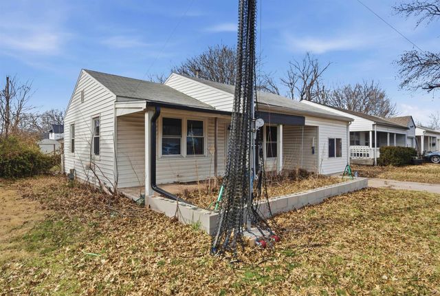 1751 S Volutsia Ave, Wichita, KS 67211