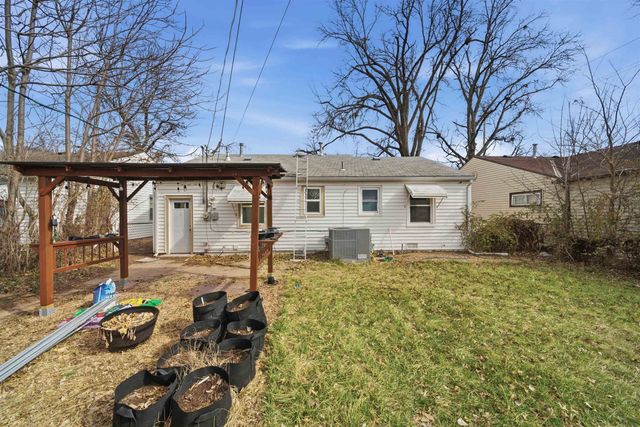 1751 S Volutsia Ave, Wichita, KS 67211