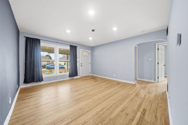 1751 S Volutsia Ave, Wichita, KS 67211