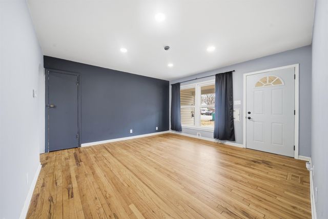 1751 S Volutsia Ave, Wichita, KS 67211