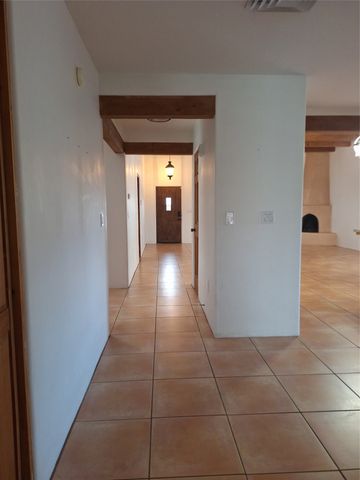 997 Calle Carmilita, Santa Fe, NM 87505