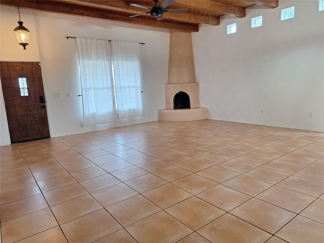 997 Calle Carmilita, Santa Fe, NM 87505