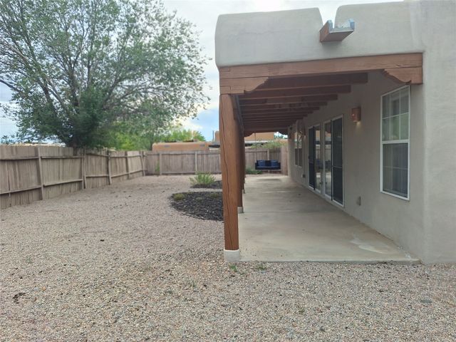 997 Calle Carmilita, Santa Fe, NM 87505