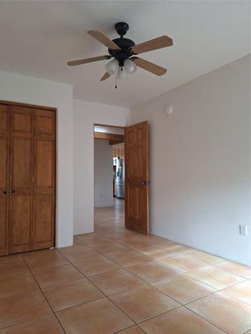 997 Calle Carmilita, Santa Fe, NM 87505