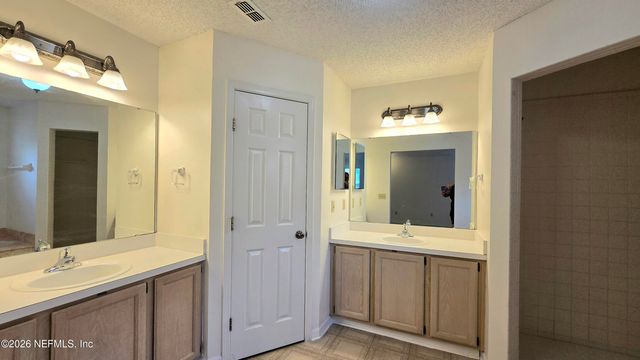 8636 CHARLESGATE Circle N, Jacksonville, FL 32244