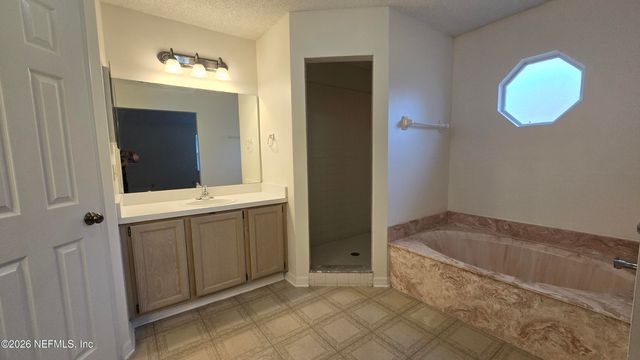 8636 CHARLESGATE Circle N, Jacksonville, FL 32244